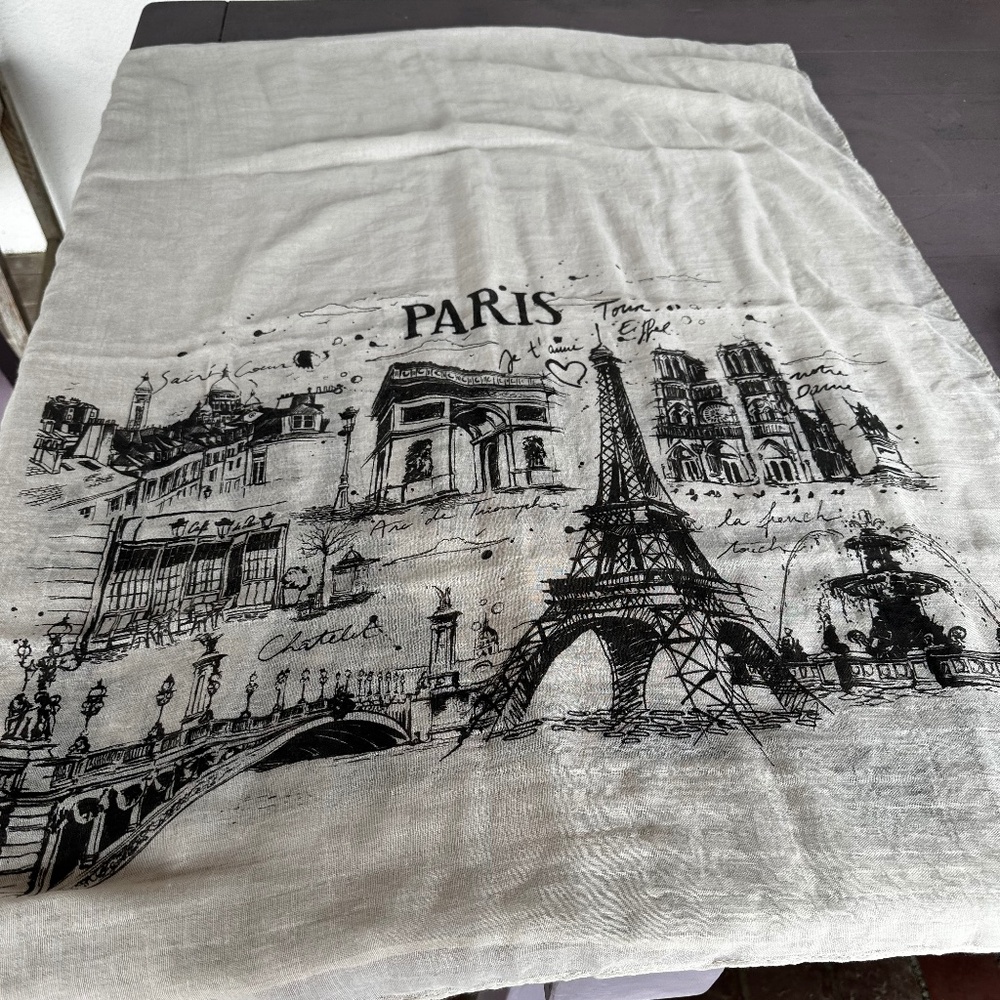 Large Woman's Scarf Paris